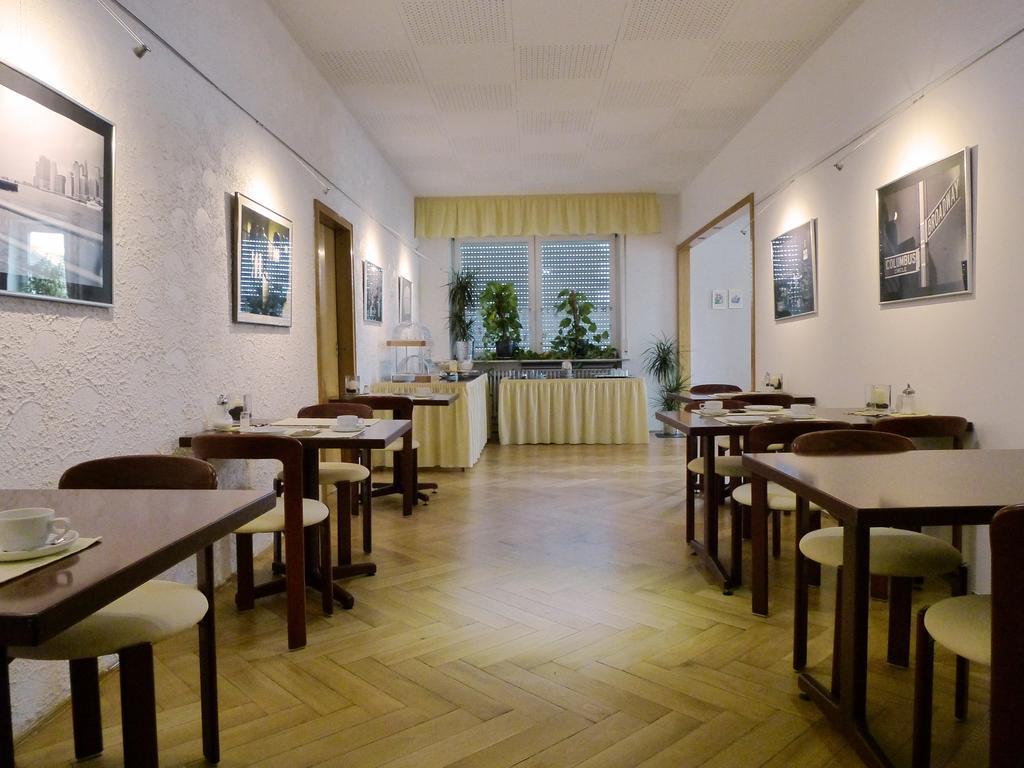 Hotel Adler Neulussheim Exterior photo